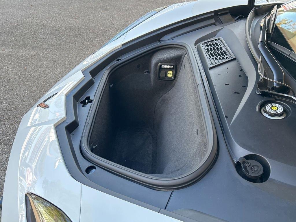 Chevrolet Corvette Stingray - Thumbnail 12