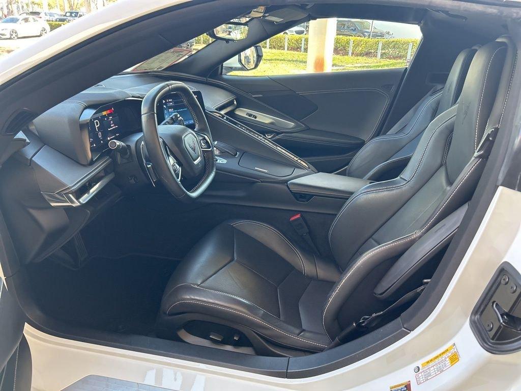 Chevrolet Corvette Stingray - Thumbnail 5