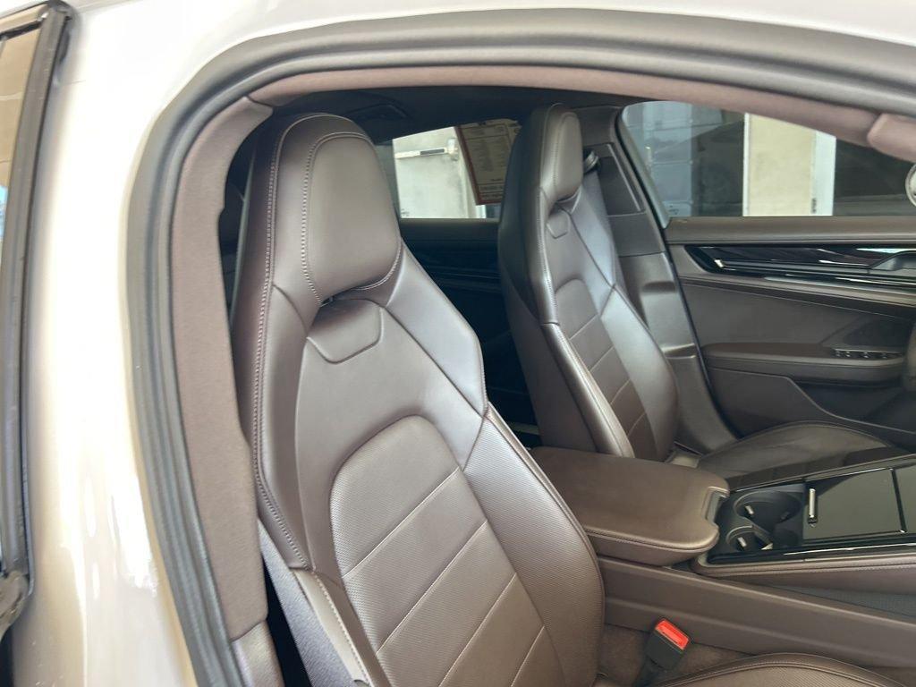 Porsche Panamera 4 - Thumbnail 18