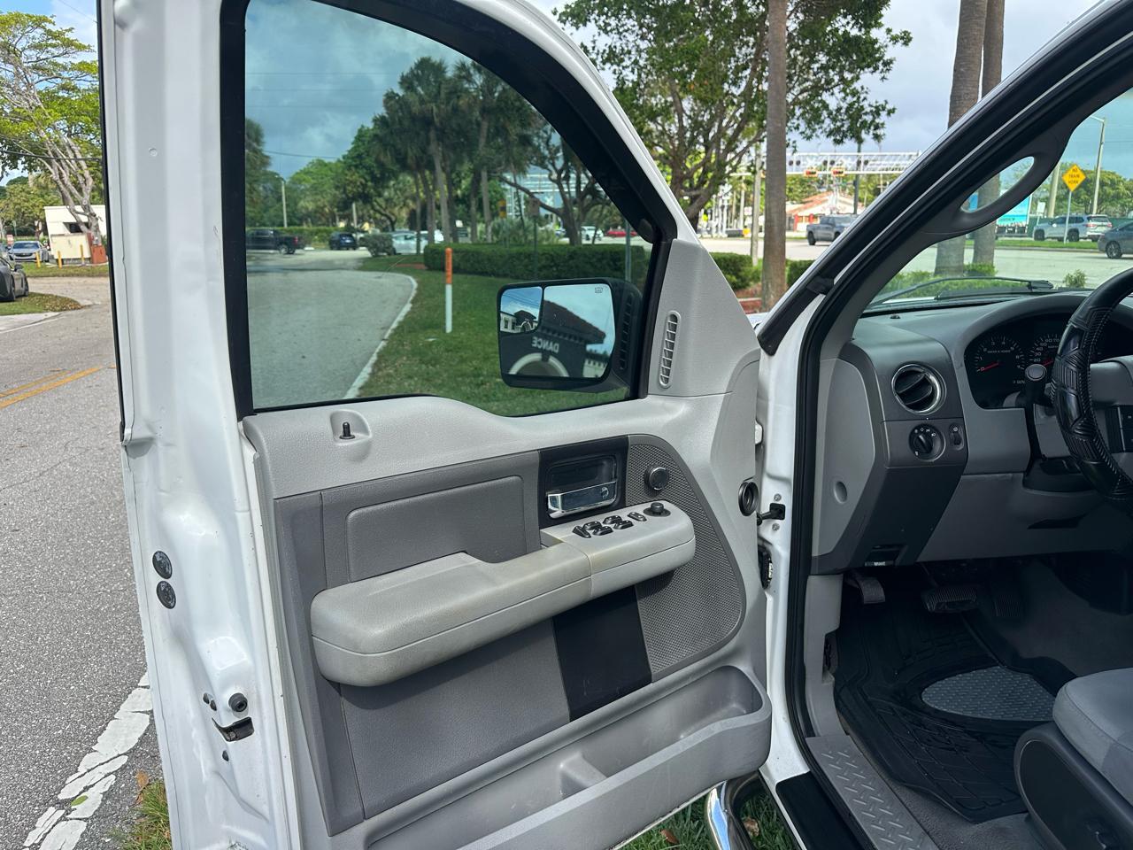 Ford F-1502Wd Supercrew 139" Lariat - Thumbnail 10