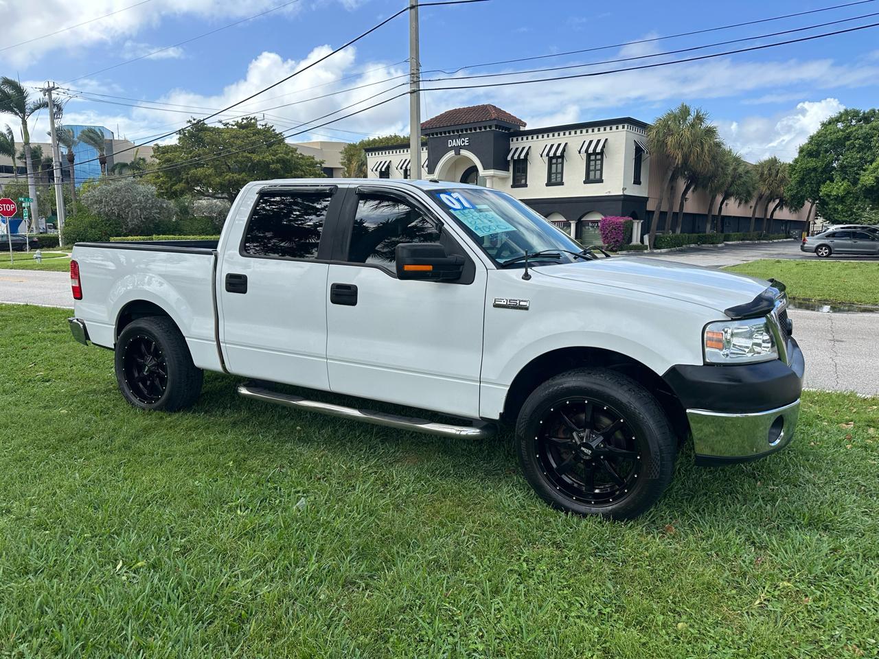 Ford F-1502Wd Supercrew 139" Lariat - Thumbnail 5