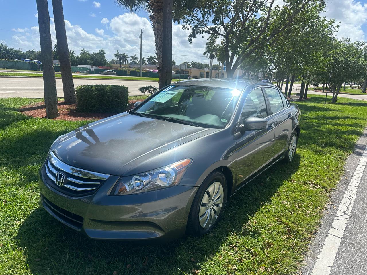 Honda Accordlx Sedan At - Thumbnail 2