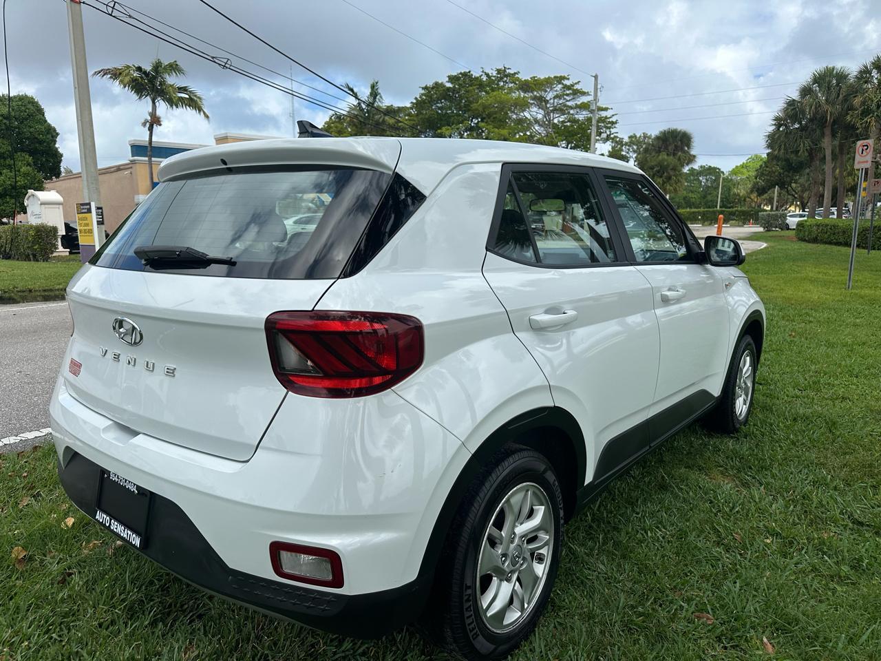 Hyundai Venuese - Thumbnail 6