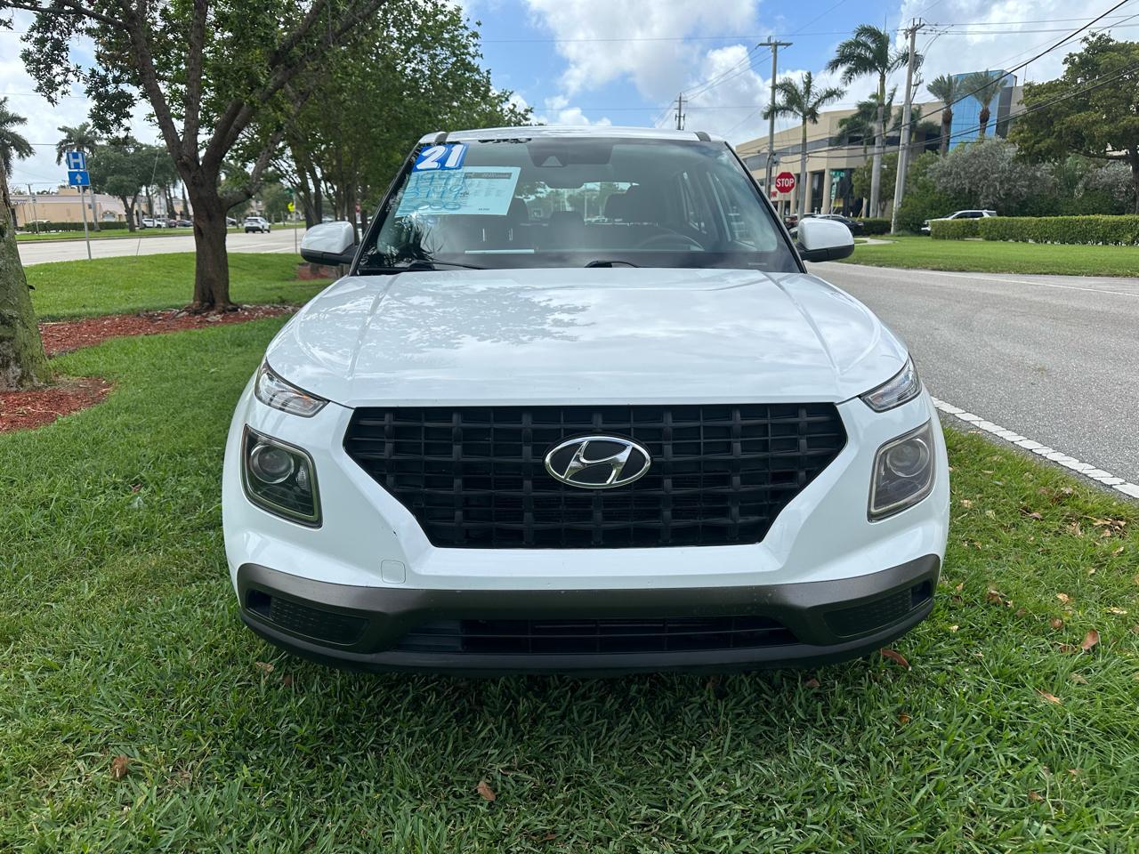 Hyundai Venuese - Thumbnail 3