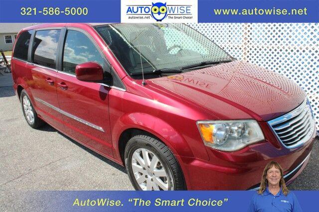 Chrysler Town & Country - View 1