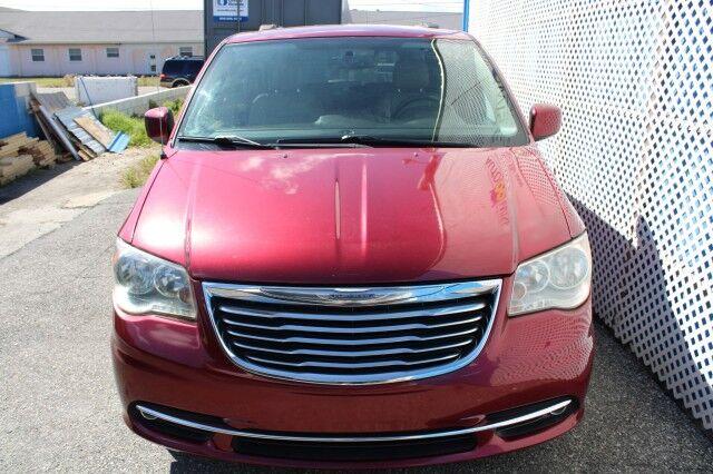 Chrysler Town & Country - Thumbnail 7