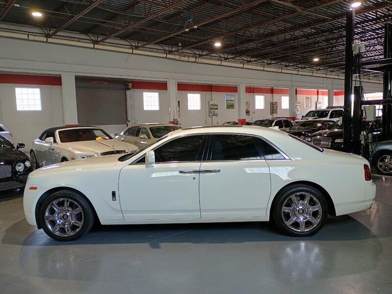 Rolls-Royce Ghost - Thumbnail 2
