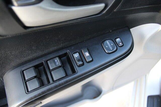 Toyota Camry - Thumbnail 12