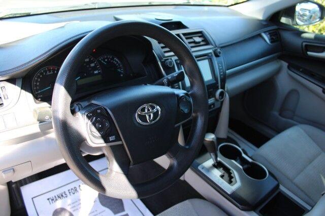 Toyota Camry - Thumbnail 20
