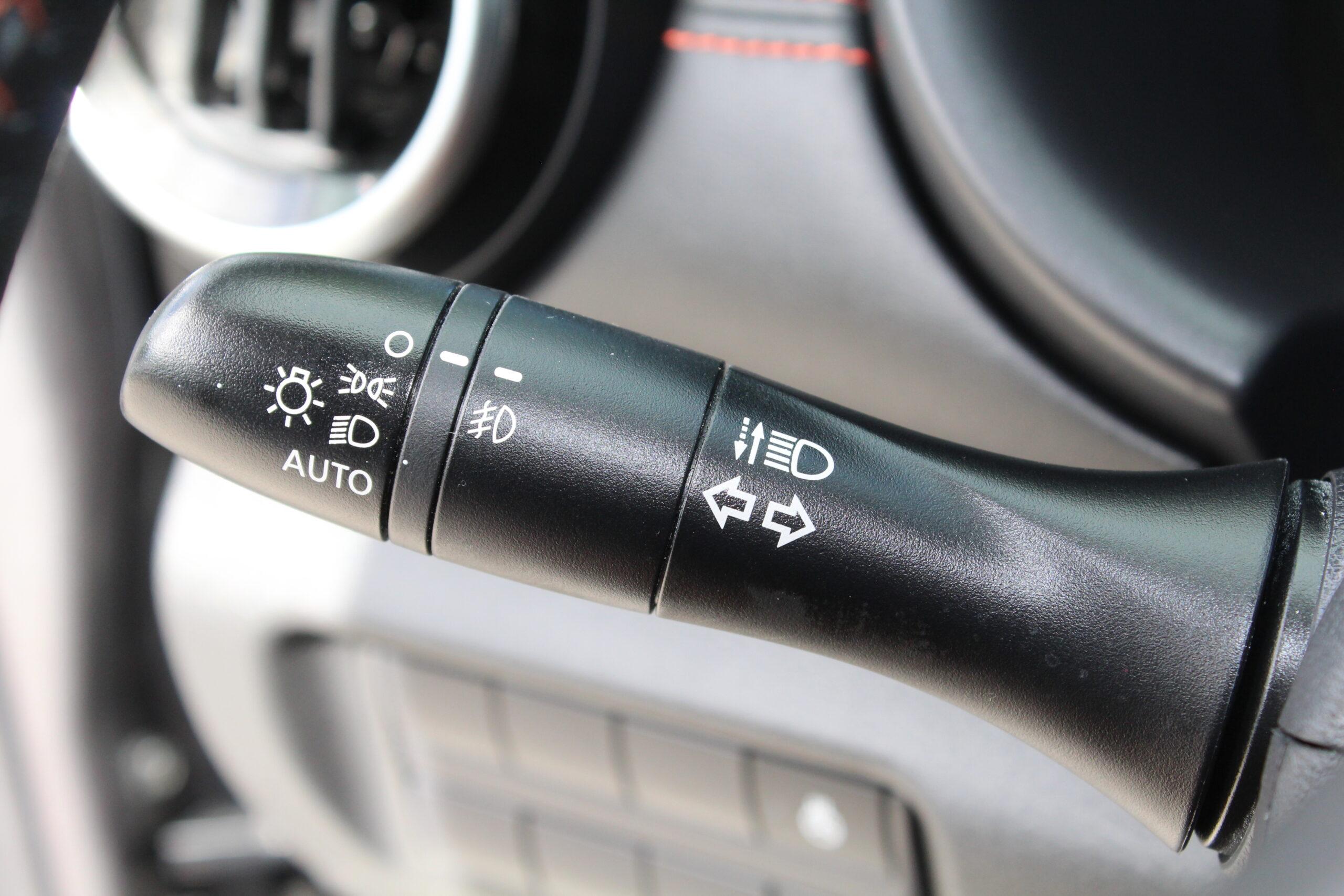 Nissan Kicks Sr Xtronic Cvt - Thumbnail 19