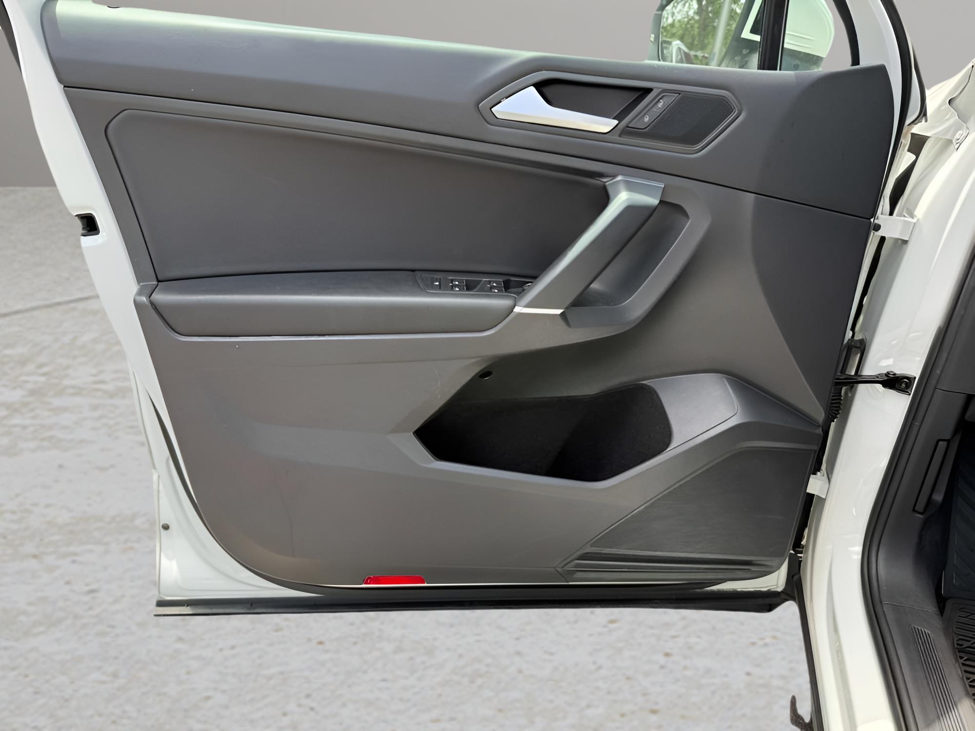 Volkswagen Tiguan 2.0T Se | 2.0T Sel | 2.0T Se R-Line Black - Thumbnail 20