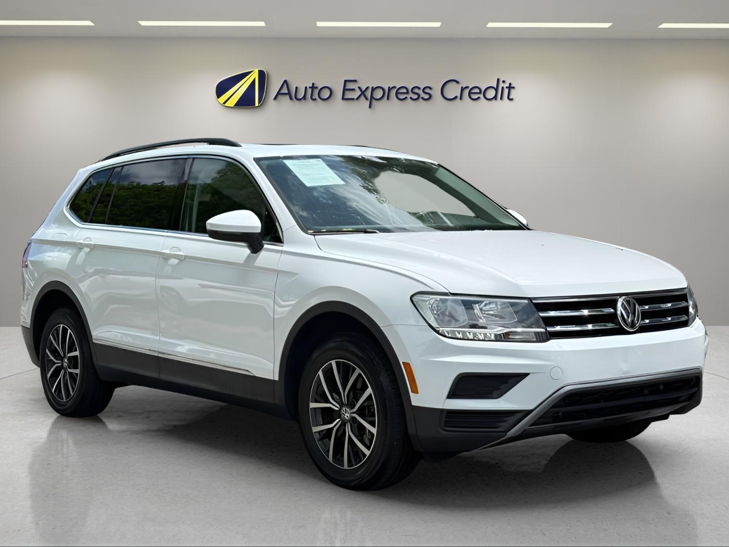 Volkswagen Tiguan 2.0T Se | 2.0T Sel | 2.0T Se R-Line Black - Thumbnail 3