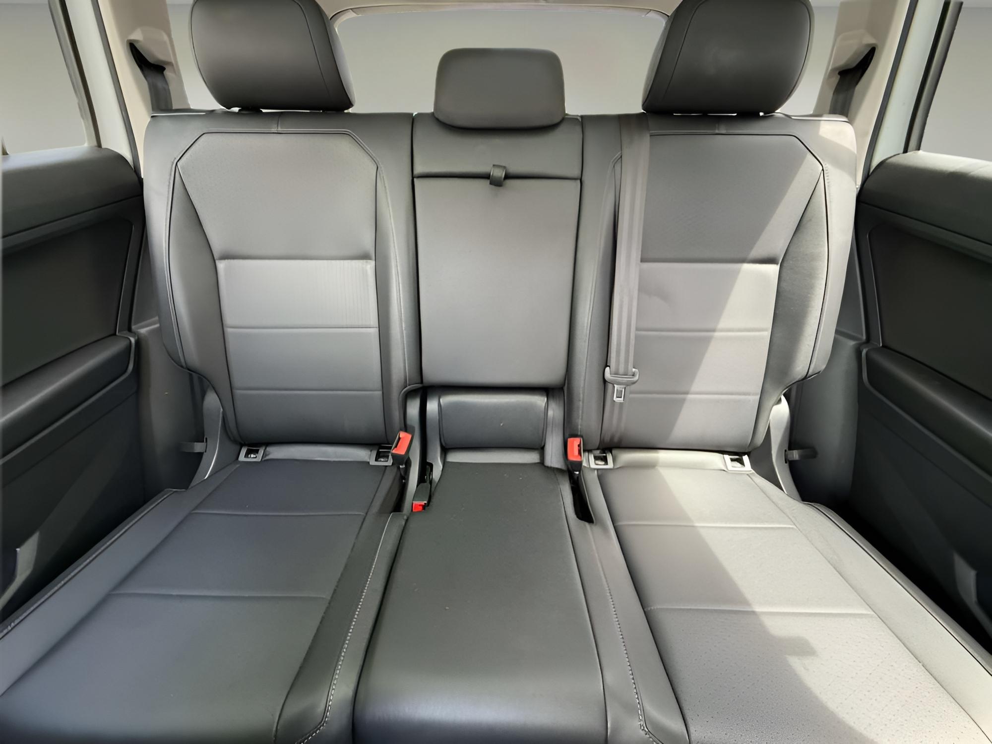 Volkswagen Tiguan 2.0T Se | 2.0T Sel | 2.0T Se R-Line Black - Thumbnail 12