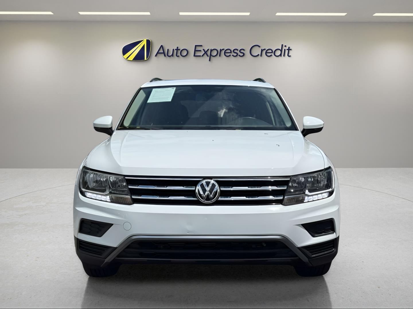 Volkswagen Tiguan 2.0T Se | 2.0T Sel | 2.0T Se R-Line Black - Thumbnail 2