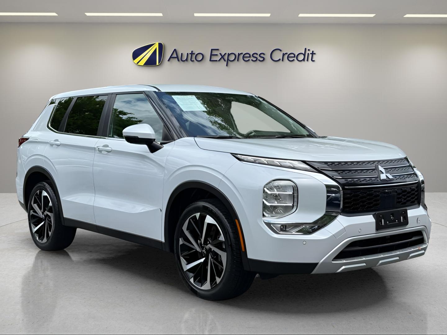 Mitsubishi Outlander Se 2.5 2Wd | Se Black Edition S-Awc | Se Black Edition W/Pano Roof S-Awc - Thumbnail 3