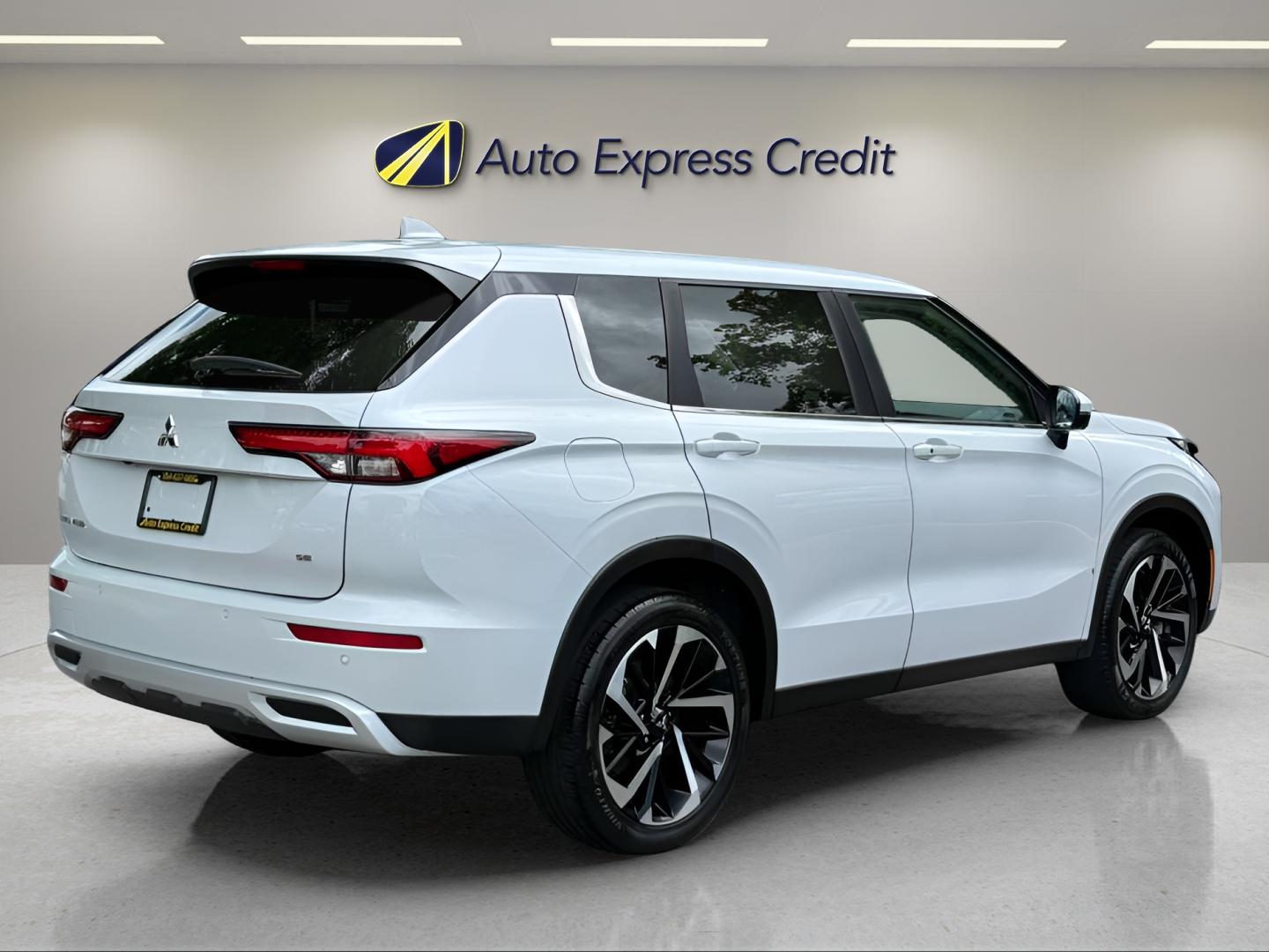 Mitsubishi Outlander Se 2.5 2Wd | Se Black Edition S-Awc | Se Black Edition W/Pano Roof S-Awc - Thumbnail 5