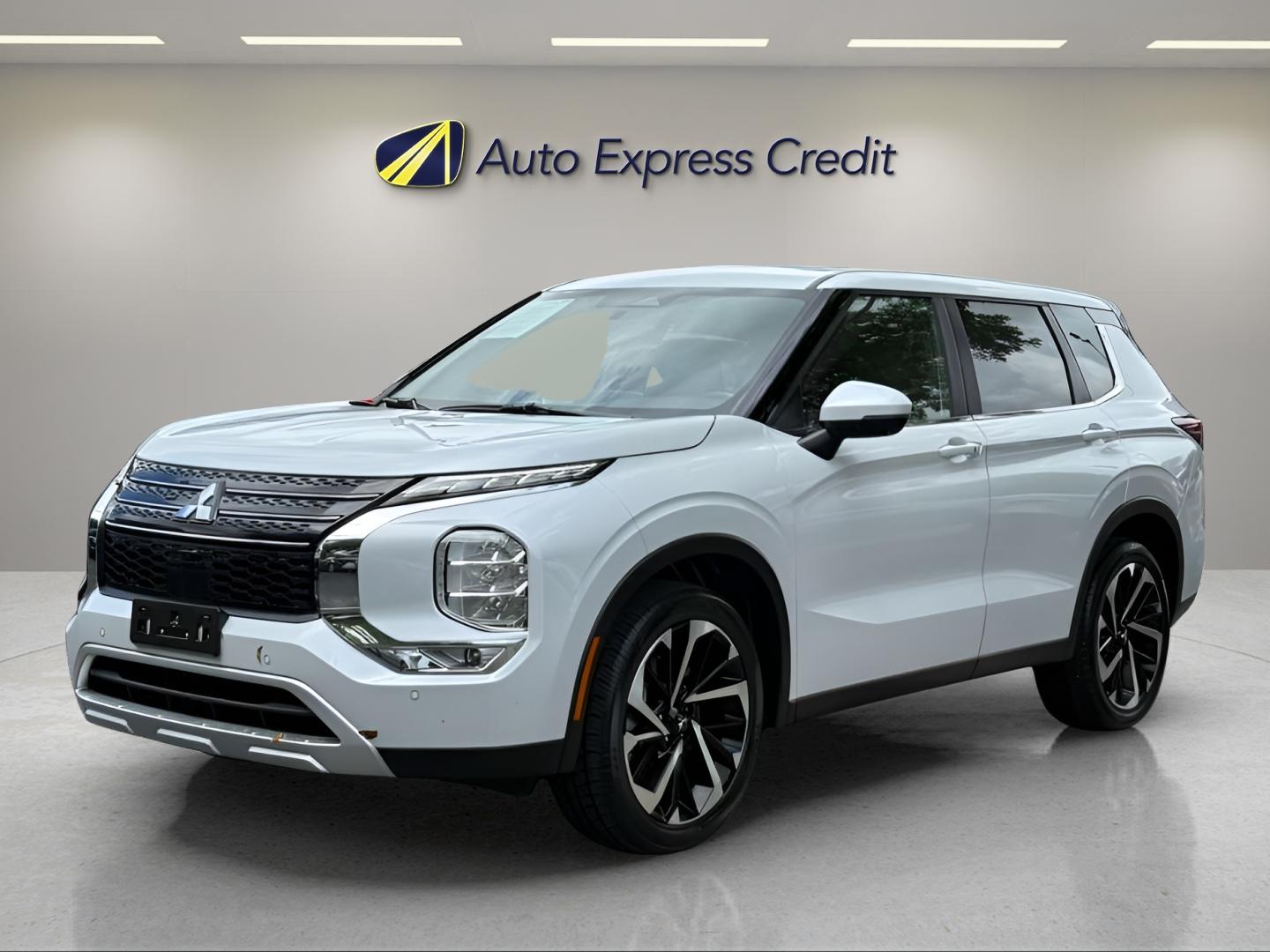 Mitsubishi Outlander Se 2.5 2Wd | Se Black Edition S-Awc | Se Black Edition W/Pano Roof S-Awc - View 1