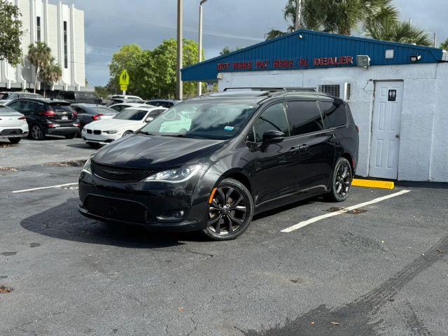 Chrysler Pacifica - View 1