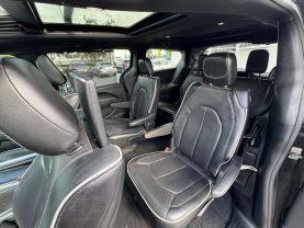 Chrysler Pacifica - Thumbnail 12