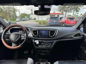 Chrysler Pacifica - Thumbnail 18