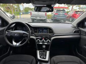 Hyundai Elantra - Thumbnail 12