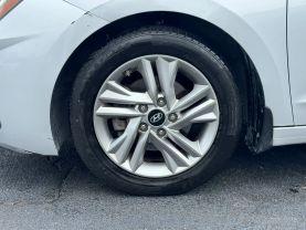 Hyundai Elantra - Thumbnail 20