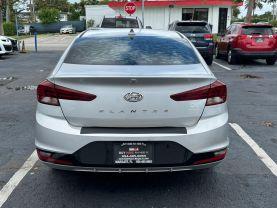 Hyundai Elantra - Thumbnail 6