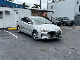 Hyundai Elantra - Thumbnail 4