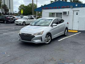 Hyundai Elantra - Thumbnail 2