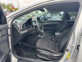 Hyundai Elantra - Thumbnail 10