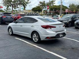 Hyundai Elantra - Thumbnail 5