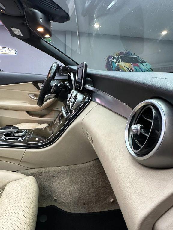 Mercedes-Benz C-Class - Thumbnail 2