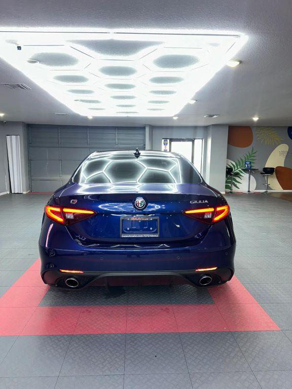 Alfa Romeo Giulia - Thumbnail 11