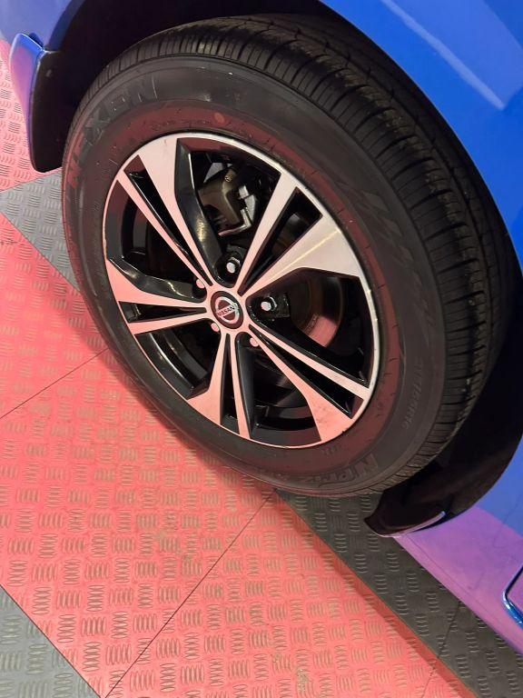 Nissan Sentra - Thumbnail 3