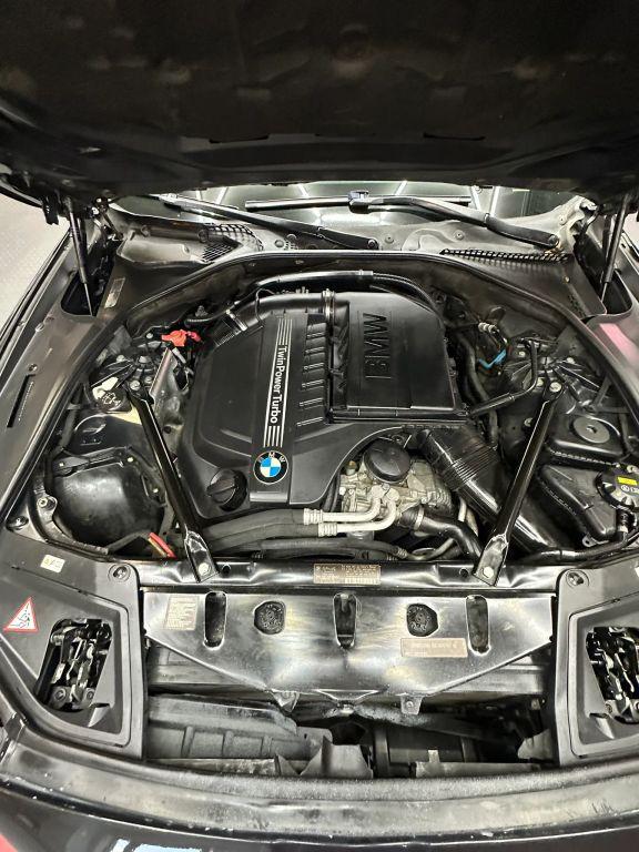 Bmw 5 Series - Thumbnail 2