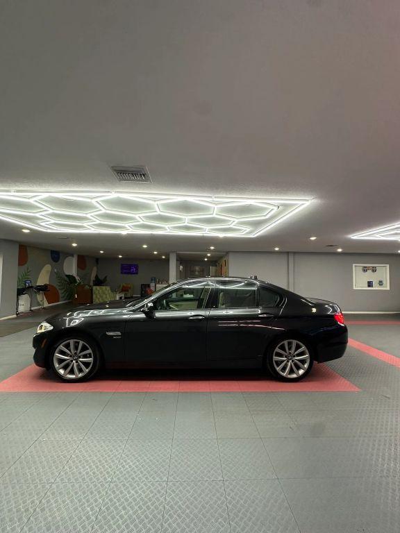 Bmw 5 Series - Thumbnail 9