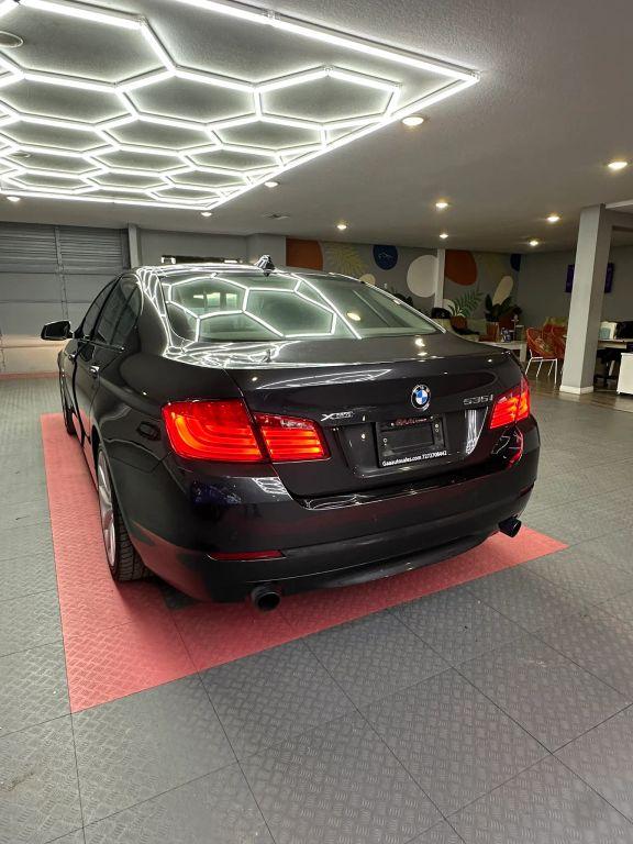 Bmw 5 Series - Thumbnail 10