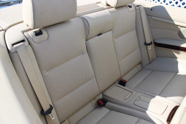 BMW 328i CONVERTIBLE - Thumbnail 16