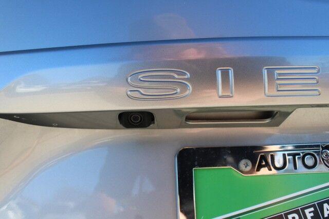 Toyota Sienna - Thumbnail 11