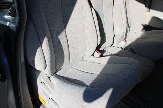 Toyota Sienna - Thumbnail 15