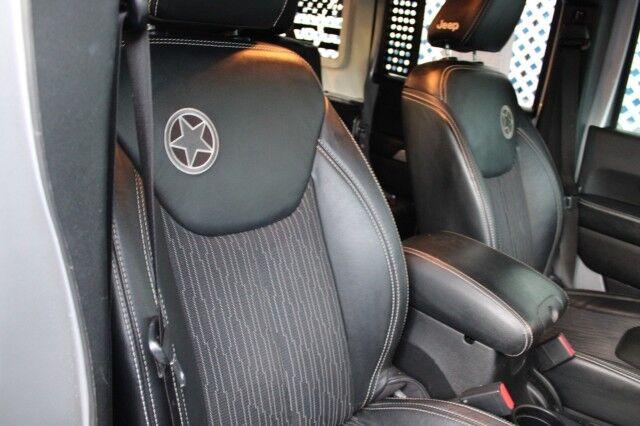 Jeep Wrangler Unlimited - Thumbnail 13