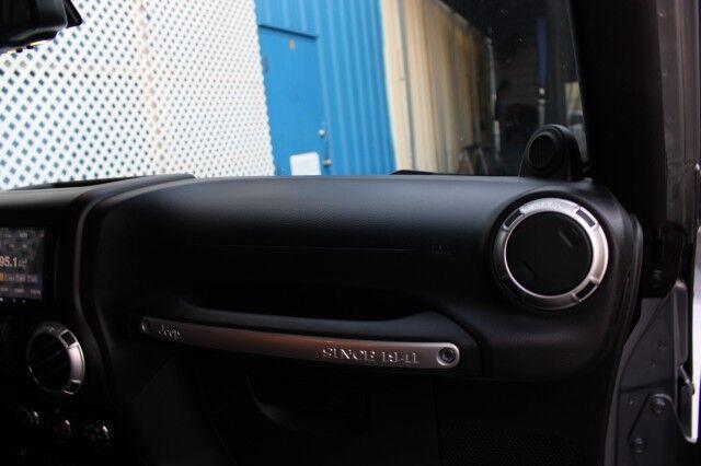 Jeep Wrangler Unlimited - Thumbnail 14