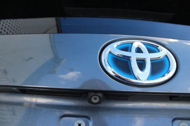 Toyota Prius - Thumbnail 9