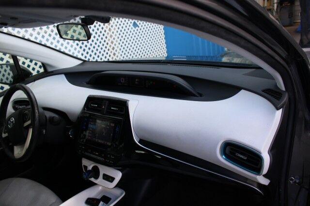 Toyota Prius - Thumbnail 12