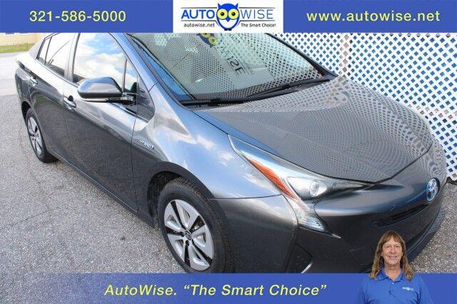 Toyota Prius - View 1