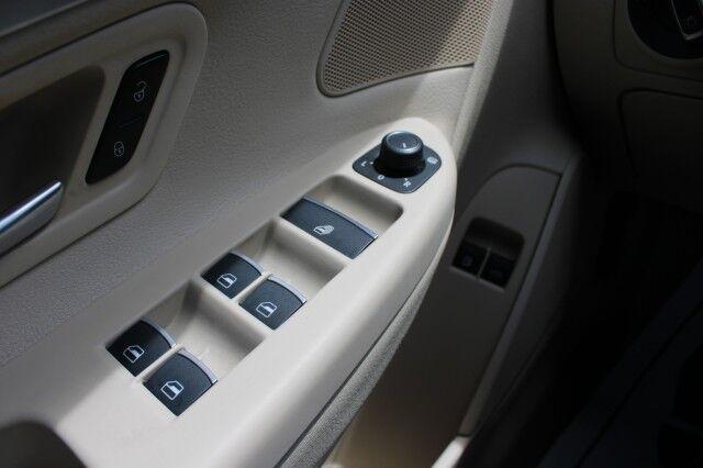 Volkswagen Eos LUXURY W/NAVI - Thumbnail 17