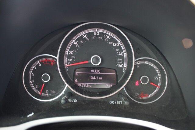 Volkswagen Beetle 2.0T Convertible - Thumbnail 10