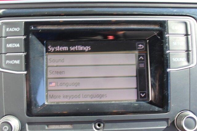 Volkswagen Beetle 2.0T Convertible - Thumbnail 18