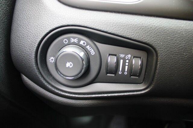 Jeep Renegade - Thumbnail 9