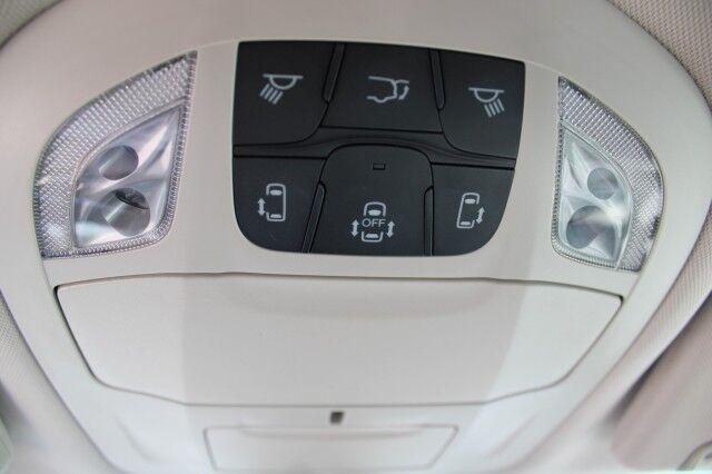 Chrysler Pacifica - Thumbnail 16